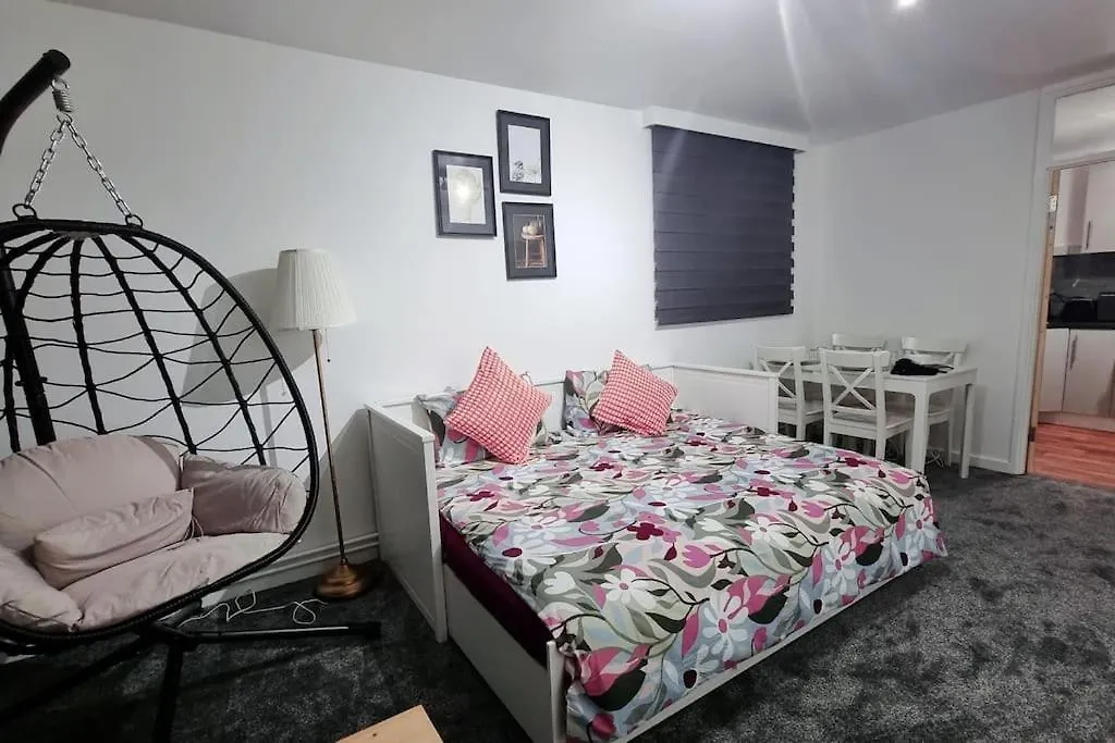 1 Bed Flat With Free Parking In E13 Apartment London United Kingdom